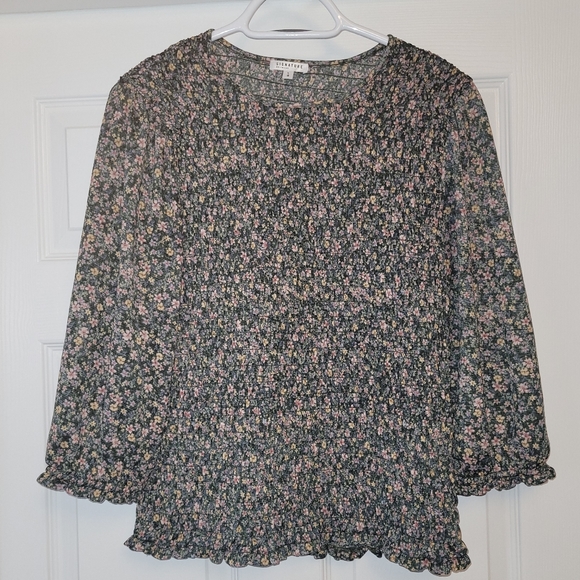 NWOT Signature Reitmans Floral Top - Picture 1 of 8
